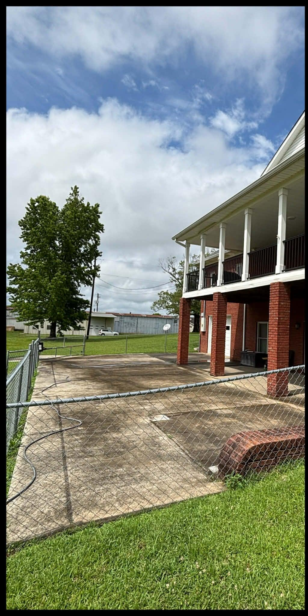 image_left